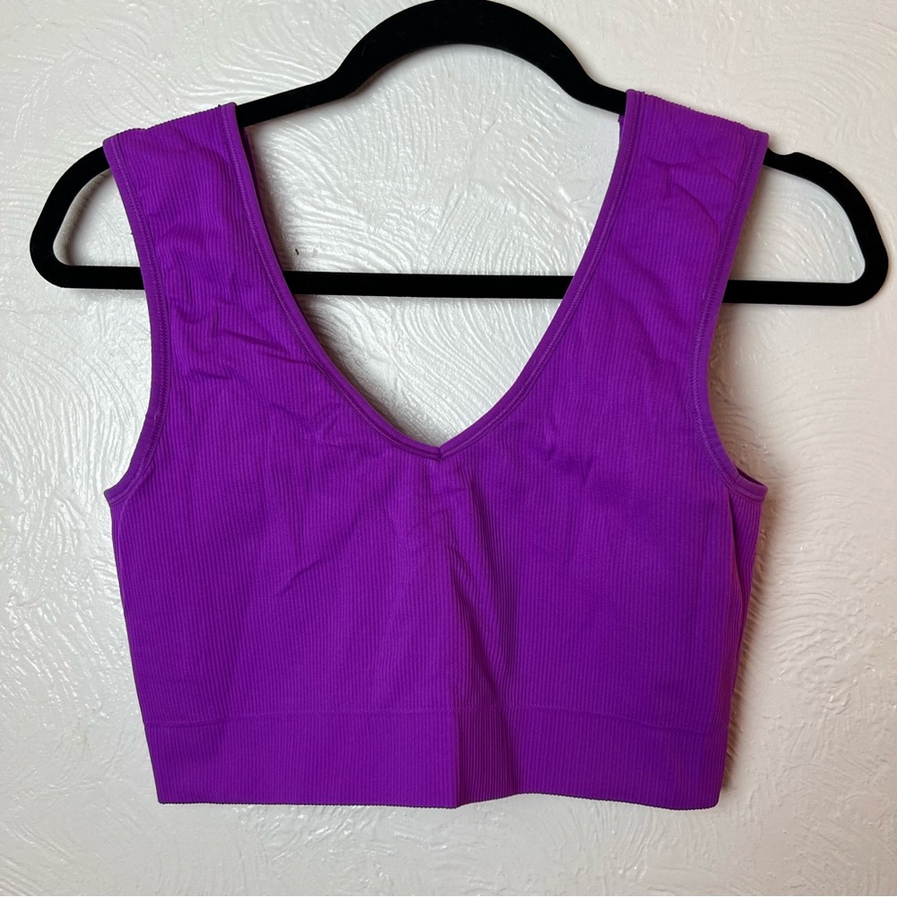 Athleta transcend ribbed  v neck crop